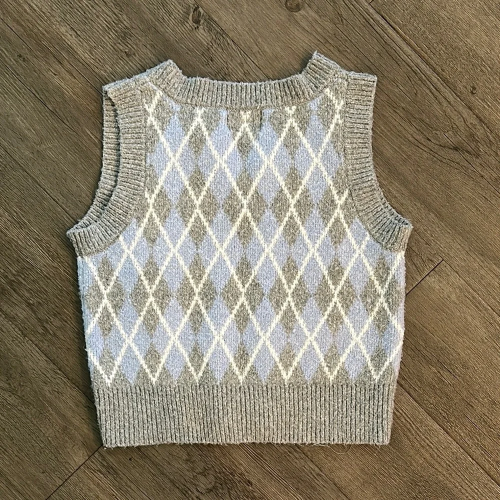 Pink Rose Gray and Blue V-Neck Sweater - Picture 5 of 5